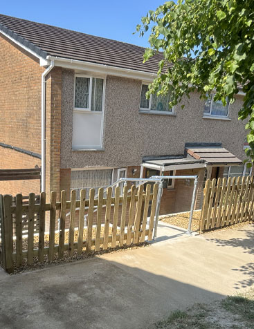 fencing-plymouth-devon-fencing-saltash-cornwall-fencing-south-hams-fencing-tavistock-fencing-ivybridge-fencing-sherford