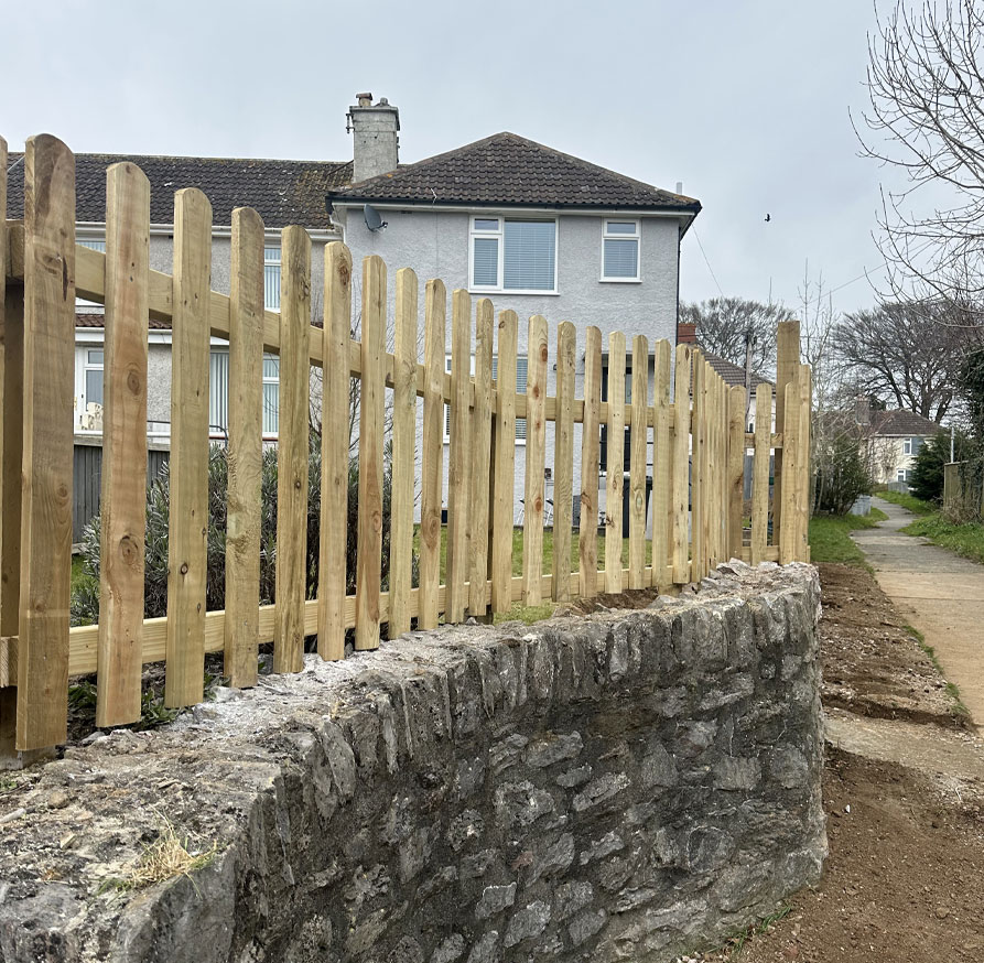fencing-plymouth-devon-fencing-saltash-cornwall-fencing-south-hams-fencing-tavistock-fencing-ivybridge-fencing-sherford